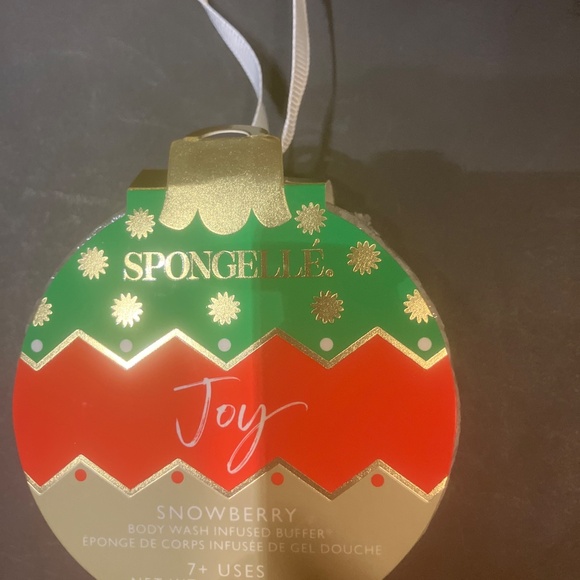 Spongelle “Snowberry” Body Wash Infused Buffer - Picture 2 of 6